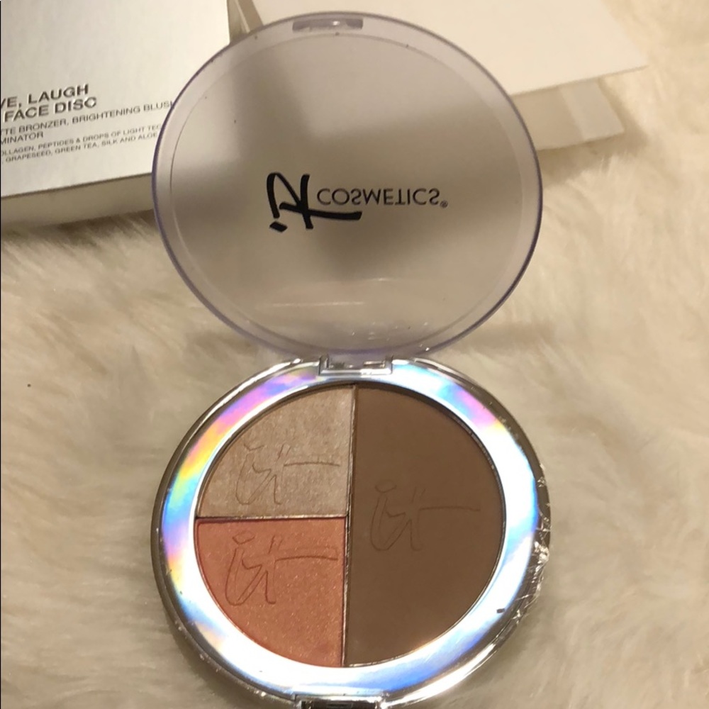 It cosmetics live love laugh❤️face contouring disc